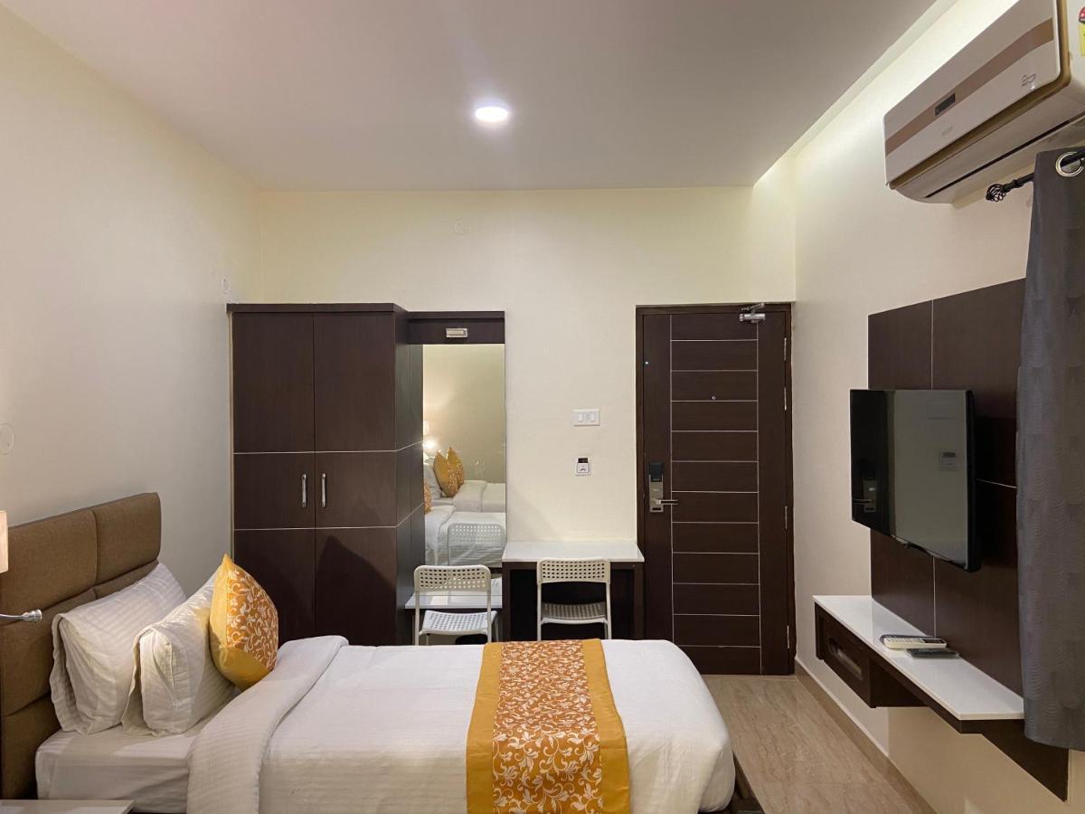 Le Shiv Executive Suite Тени Екстериор снимка