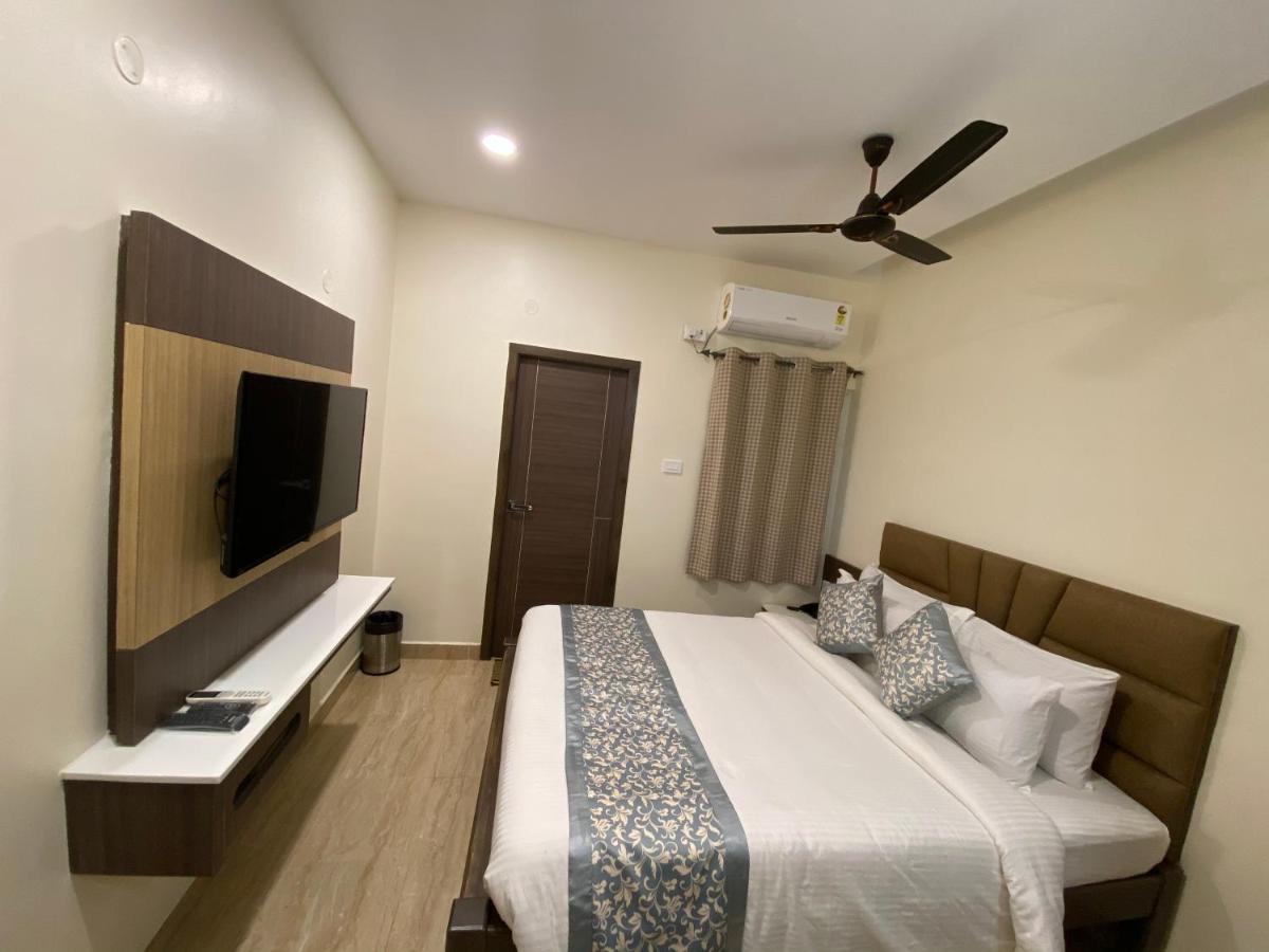 Le Shiv Executive Suite Тени Екстериор снимка
