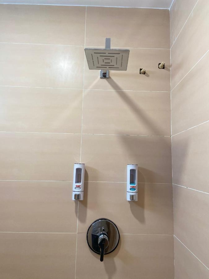 Le Shiv Executive Suite Тени Екстериор снимка