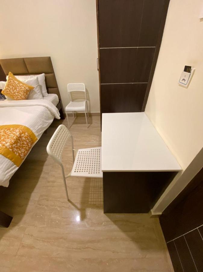 Le Shiv Executive Suite Тени Екстериор снимка