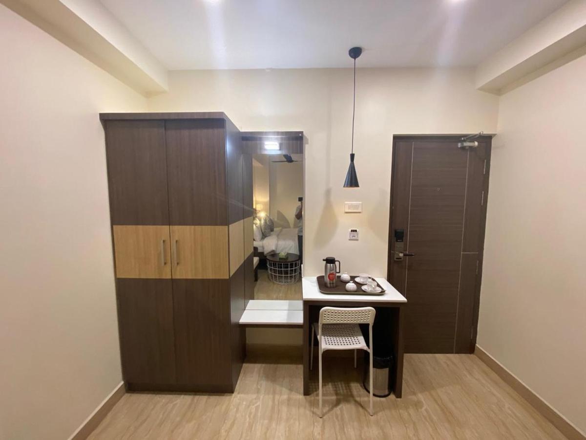 Le Shiv Executive Suite Тени Екстериор снимка