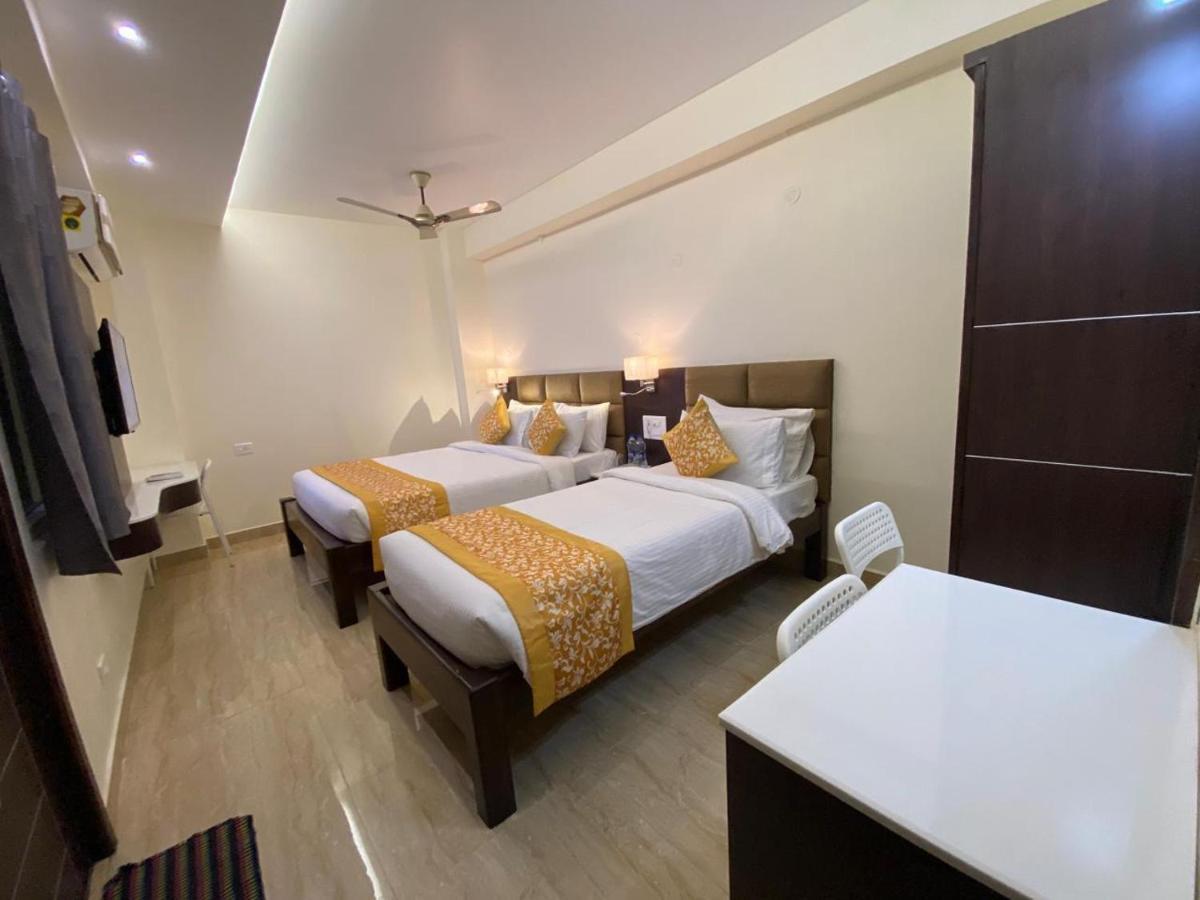 Le Shiv Executive Suite Тени Екстериор снимка