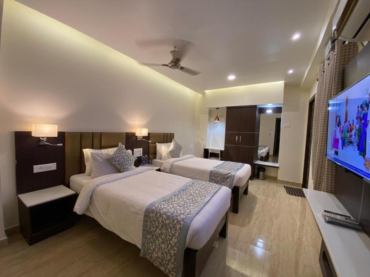 Le Shiv Executive Suite Тени Екстериор снимка